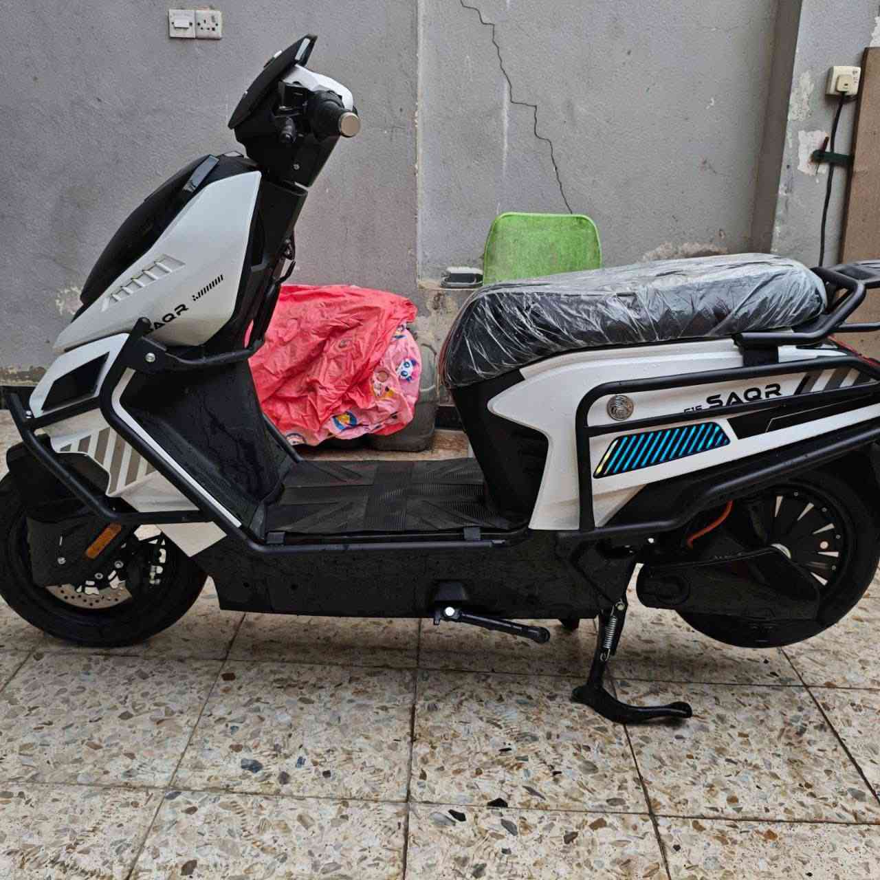 السلام عليكم f16 للبيع بطارية ليثيوم 30 امبير ملف 2000 الدراجة استخدام قليل بالشحنة الوحدة تمشيك 75 كيلو يومياً اروح بيها من العبيدي للسنك وارجع للعبيدي بشحنة واحدة نظام 3 سرع سرعة قصوى 90 الدراجة كلش حلوة وعملية 
مكاني بغداد العبيدي سعرها مليون ومية 1100 
***********
