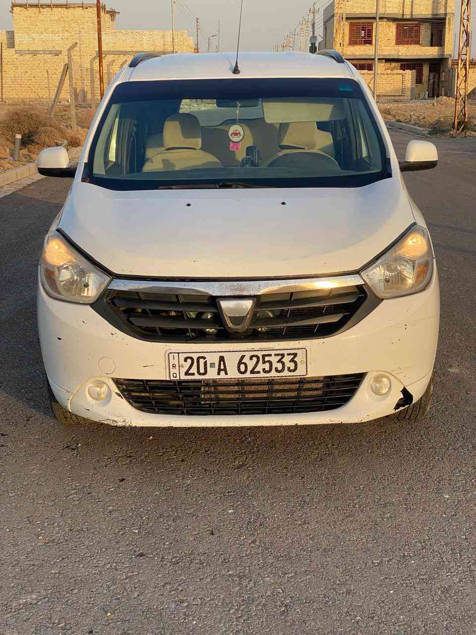 السلام عليكم 
سياره رينو لودجي ٧ راكب سياره جاهزه للاخير
السياره موديل ١٤ باسمي 
مكان السياره بغداد جسر ديالى 
السعر ٦٥ $
***********
