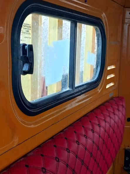 سلام عليكم تكتك بيكم كفالة عامة من ضربة صبغ مكينة نضيفة خير من الله سعر 3500 مدينة الصدر ***********
