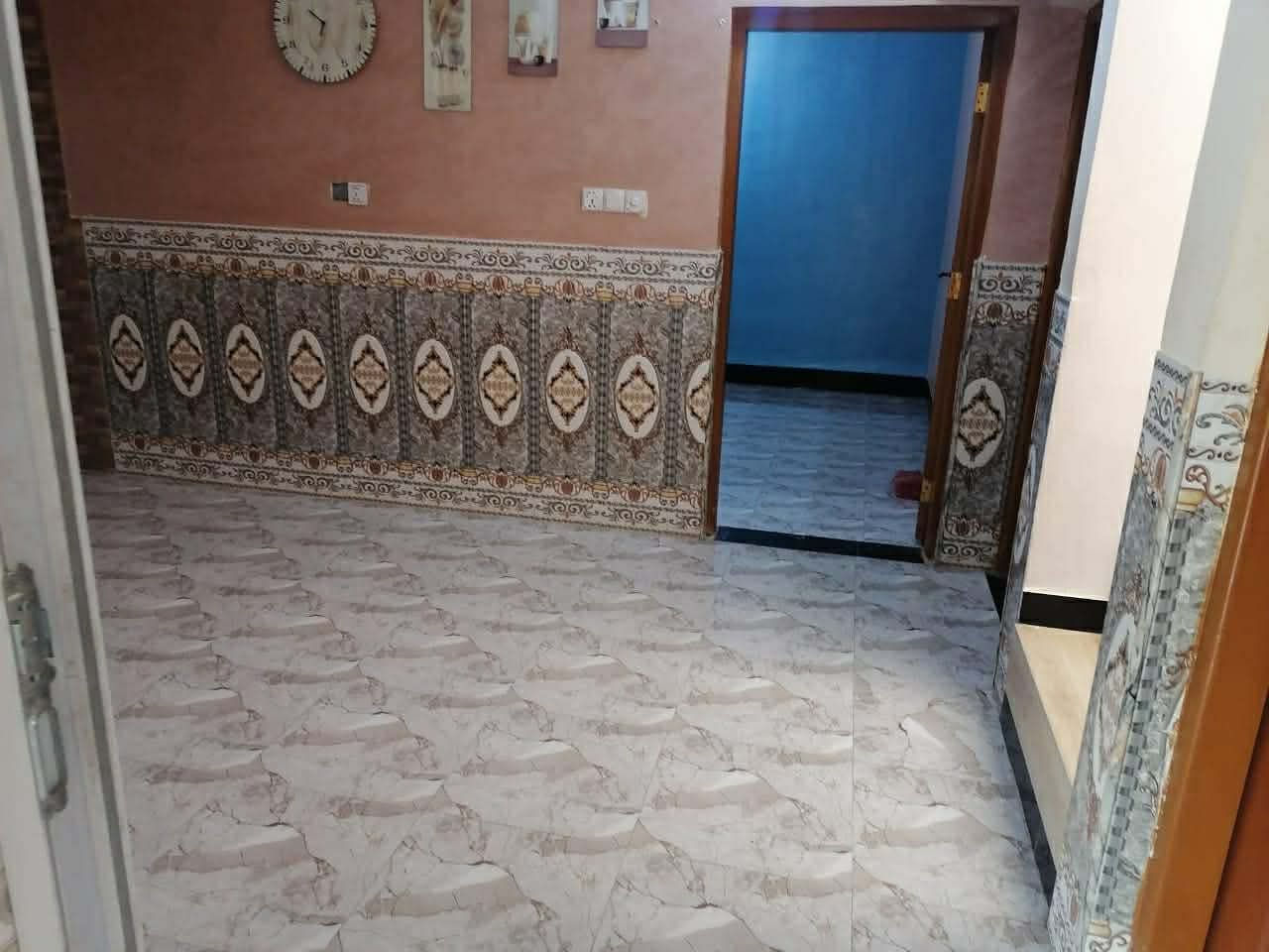 دار للبيع في الصقلاوية دور واطئة الكلفة
يا الله 
دار للبيع
في الأنبار فلوجة الصقلاوية دور واطئة الكلفة
مساحة العقار 220 متر 
بناء حجر درجة أولى
بناء حديث
مكون الدار من طابق واحد 
يحتوي علا غرفتين نوم وصاله وستقبال ومطبخ وحمام ومنور وصحيات داخلية وخارجية 
شارع تبليط منطقة مرتبة 
صنف العقار طابو سند صرف تحويل مباشر 

السعر وباقي التفاصيل الأتصال علا الرقم 

***********  ➡️اتصال 📲
 ***********➡️اتصال 📲
*********** ➡️واتساب فقط 📲
