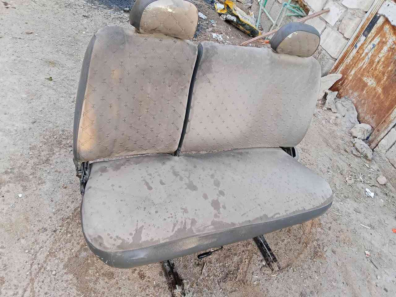 كشن منغوالي مدوشم كامل البيع 150 وبي مجال المكان ابو الخصيب حمدان ***********
