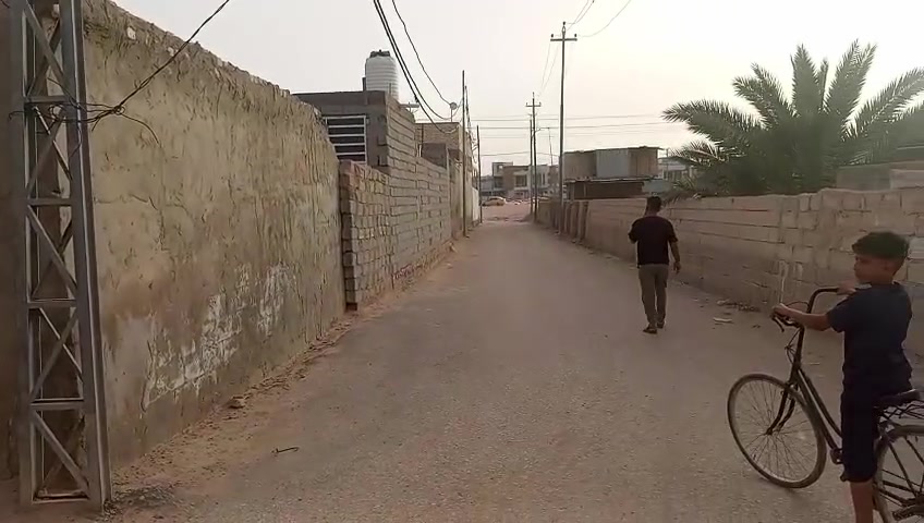 اسلام عليكم ارض زراعيه  وركن عله شارعين موقع حولي شارع المطار عمود ٢٣٣  مقابل حي العسكري مكاتبه  معه المالك الاصلي قرار محكمه عقد ٣٥ 
مساحته ٥٥٠ يوجد فيها موكب وواجهيه مساحته ٤٠٠ 
ويوجد فيها مشتملات اثنان هيكل  بناء جديد  صبه كون كريت اساس وسقف واحد ١٣٠واحد ١٥٠ ومربعات 
سعر خاص الرقم *********** ما متواجد عل الفيس هاذه الرقم بي واتساب
