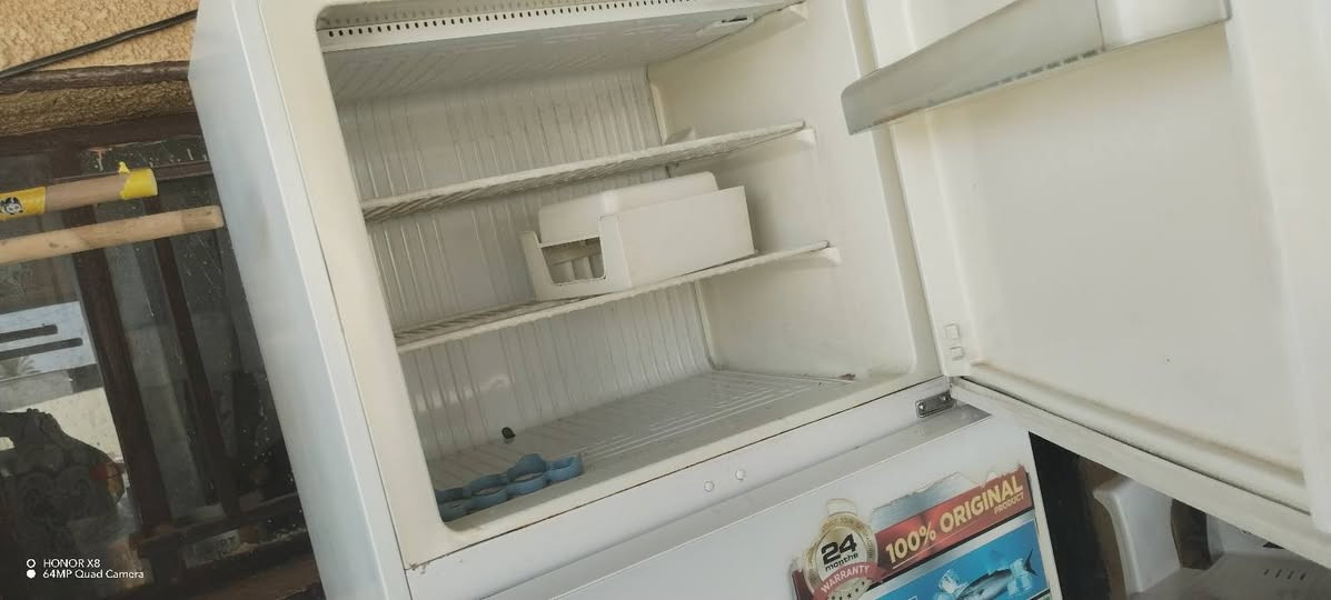 ثلاجة حجم كبير نظيفه جدا السعر ٢٧٥ بيها مجال المكان اللطيفيه حي القادسيه مجاور مدرسة الأصالة


**إذا كنت صاحب هذا الإعلان وتريد حذفه لأي سبب، رجاءا أرسل رسالة إلى الدعم الفني**