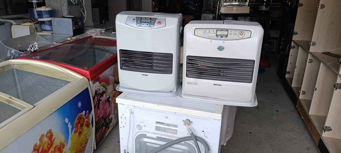 سلاوی خوداتان لێبێت دوو سۆبەی کۆڕۆنای  زۆر زۆر خاوێن بۆ فرۆشتن  هەر بەرێزێک خوازیارە پەیوەندی بکات یا خود نامە بنێریت 
***********
***********
تێ بینی ناو نیشانم سۆران بەرزێوە
