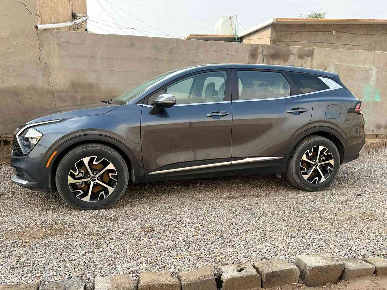 السلام عليكم
للبيع كيا سبورتج2023  فول ماعدا فتحة السقف بجم كبس شركة – كلين تايتل
2023 KIA Sportage, EX
وارد أمريكي ، رقم اربيل ، اللون نفطي ، بصمة تشغيل ، بصمة أبواب ، رادرات امامي وخلفي ، حساسات امامية وخلفية ، كامرة خلفية ، كشنات جلد ، كشن السايق كهربائي ،  محرك 2500 ، بدون صبغ وبدون تبديل ، الايرباكات كلهن سليمة ، ماشي تقريبا 45 الف ميل ، لد امامي نهاري ، لد خلفي ، تدفئه كشنات ، نقطاط عمياء ، مانع انزلاق ، مثبت سرعه ، رادار مسار ،  تبريد قطعتين ، هاند بريك دكمه ، شاشه لمس ،  اوامر صوتيه ، نظام فحص ضغط الإطارات ، اربع وضعيات قيادة ، فول تحكم ستيرن ، صندوق كهربائي ، هاند بريك دكمه 
السعر 215 ورقة مع الرقم وبي مجال

بغداد مكان 
رقم الهاتف ***********
