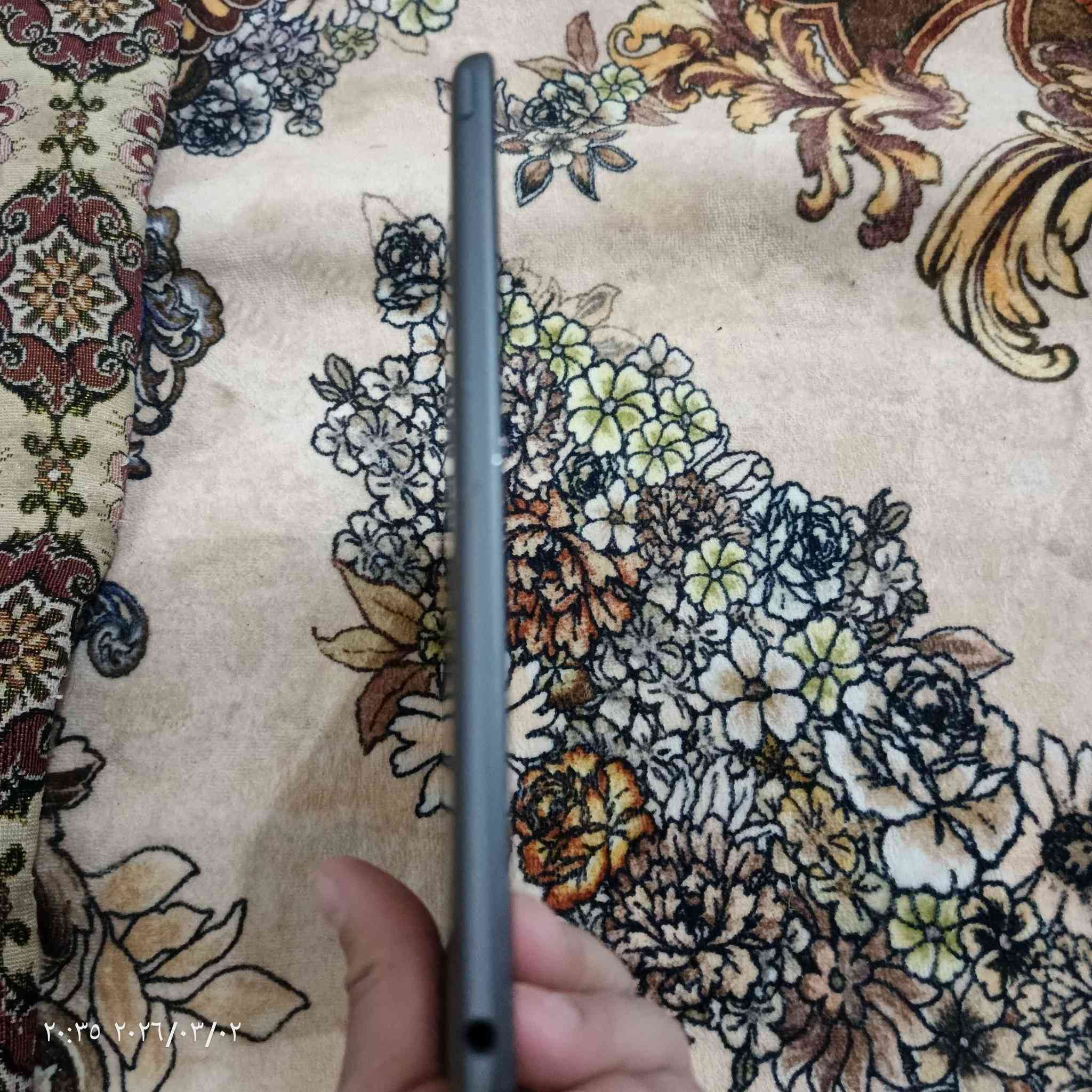 ‎سلام عليكم عندي ايباد 9البيع امكاني تكريت ديوم تواصل ***********‎ Singapore
