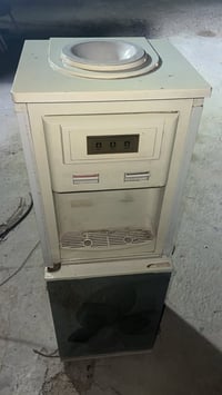 براد ماي • حار بارد • باب مكسور