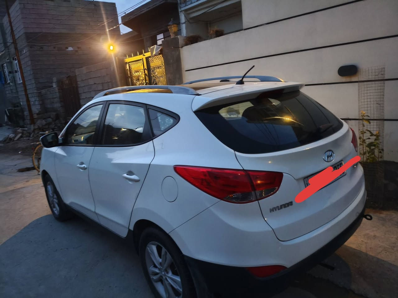 🚗 للبيع: هيونداي توسان 2011
📍 مكان السيارة: ديالى
📞 للتواصل: ***********
💰 السعر: 163 ورقة – قابل للتفاوض
📊 المسافة المقطوعة: 150000 كيلومتر
🛠️ المحرك: 4 سلندر – 2000cc دوش 

• فول مواصفات
• 2 فتحة سقف بانورامية
• دفع رباعي AWD
• تدفئة وتبريد
• إطارات جديدة
• محرك اقتصادي

⚠️ أضرار السيارة:
• وارد خليجي
• الأضرار موضحة بالسونار المرفق

📌 تفاصيل إضافية:
• رقم السيارة: السليمانية الدولي الجديد
• باسم المالك تحويل مباشر
• لون السيارة: أبيض
