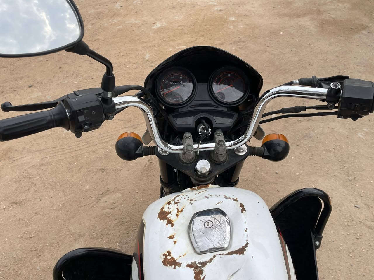 للبيع دراجة بوكسر موديل 2016
المكينة نظيفة وما بيها أي مشكلة
الدراجة استخدام خفيف وحالتها طيبة
الدراجه مرقمه بغداد التاجي 
السعر: مليون و300 او بيه مجال
المكان: الانبار فلوجه
للتواصل: *********** بي وتساب
