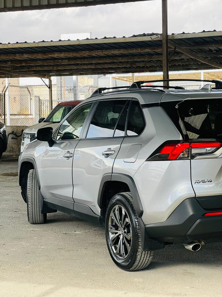 راف فور هايبرد 2024 بريميم
سياره حادثه بيهة حرك يم علبة فيوزات داخليه اثر جهاز تعقب وما ماشي الحرك يعني حته ستيرن مابي شي ولا عداد 
بدلت دشبول كامل و سقفيه كله اصلي فتح من سياره
 جديده ماشيه 19 الف 
سياره ما ناقصه ابره موجود بل عراق بعدهة ما مرقمه راح تترقم بغداد انشاء الله
سعر مطلوب 24 الف دولار قابل للتفاوض 
للاستفسار *********** واتساب فقط
