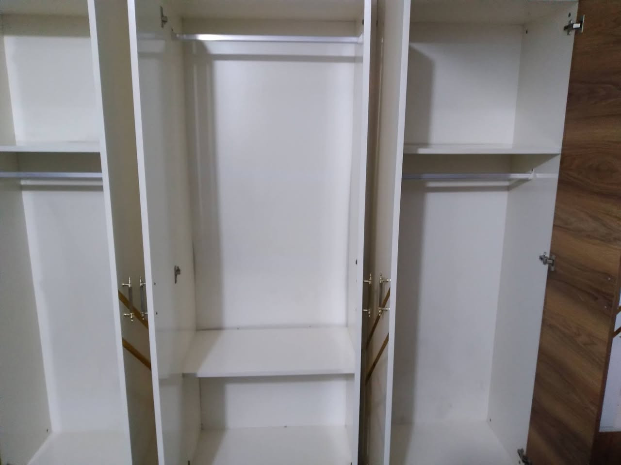 غرفه نوم مستعمله للبيع بدون دوشك 400 وبيها مجال العنوان بغداد البياع منطقة الري الإتصال على هذه الرقم  ***********
