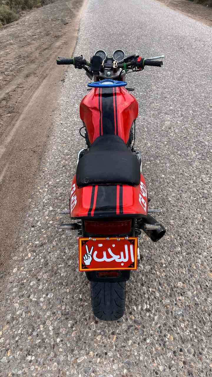 السلام عليكم بطح سيبي 400 جيل اول دراجه نضيفه حيل وما ناقصهه برقي شغاله بكل وقت اوراق كامله كمرك مدفوع كهربائيات شغاله مكينه كلش حلوه لٱ صوت ولا نضيح مكاني الناصرية قضاء الاصلاح سعر مليون و 600 وبيهه مجال

***********
