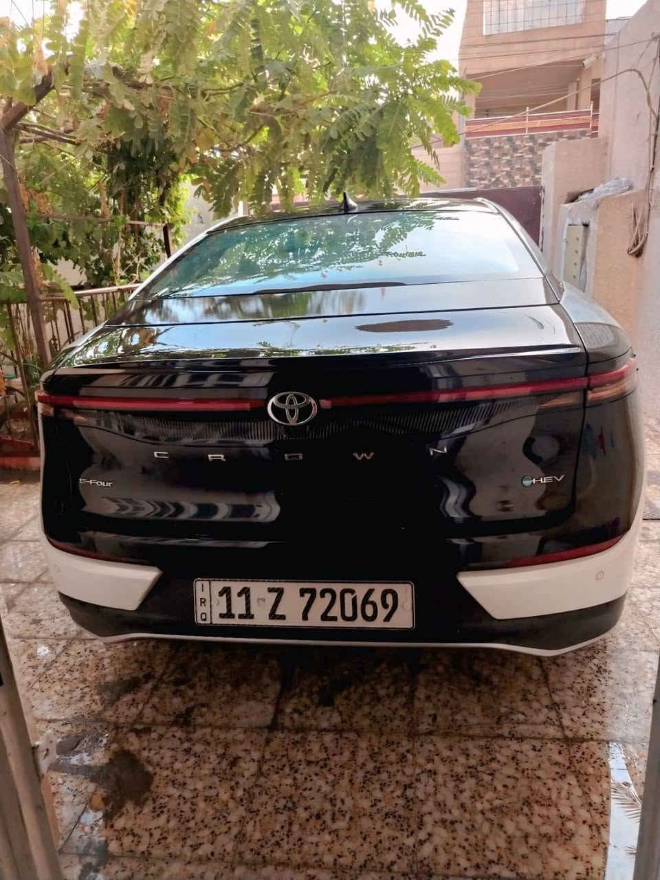 TOYOTA CROWN 2024
تويوتا كراون (ة) 2024
هايبرد
ماشية 18 الف كيلو 
رقم بغداد
مواصفات Limited:-
واحد ع واحد
بصمة
نظام المفتاح الذكي
تبريد المقاعد + كراسي جلد كهرباء
شاشة
مثبت السرعة
شاحن لاسلكي
تدفئة المقاعد 
المصابيح الأمامية5 عدسات + ليد
سقف جام
الكاميرا دوارة 360 درجة
رادار 360 درجة
مستشعر وقوف
تدفئة مقود القيادة
إغلاق الأبواب الناعم
فول تحكم ستيرن
لوحة قيادة الكتروني 
مانع للانزلاق 
هاند بريك بصمة 
اوتو هولد 
سماعة JBL
تبريد خلفي امامي 
مانع تصادم خلفي امامي 
رادار جانبي
V4 (2.5) engine 
Hybrid 
  
سونار  المندلاوي وية الصور
السعر265 ورقة
مكان السيارة بغداد الحارثية 
***********
***********
