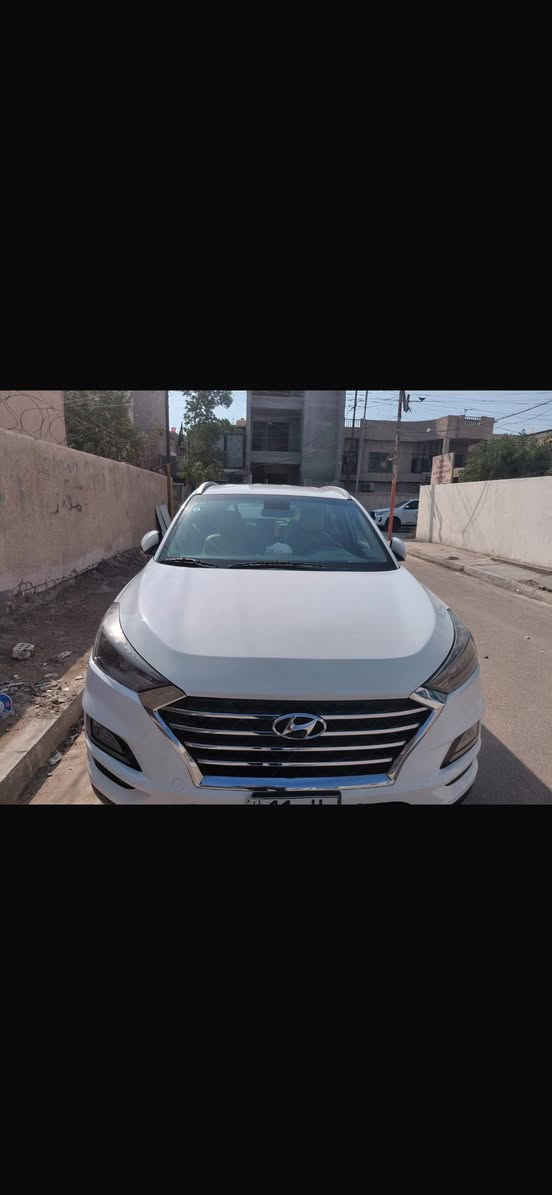 موديل ٢٠ خليجي سياره كلش نظيفه وجاهزه بدون دواخل بدون ايرباك مكانه حي الجهاد ***********
