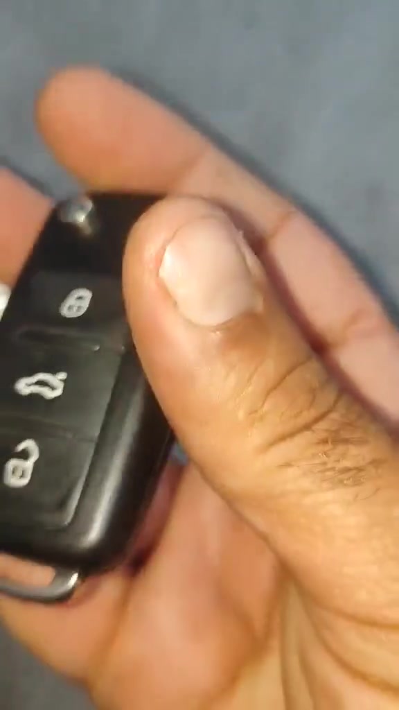 بصمه او مفتاح فولكس واكن كولف جديده قابله للبرمجه وتكدر تسوي اسنان خاصة بالجوزه مالتك قيم بما يرضي الله


**إذا كنت صاحب هذا الإعلان وتريد حذفه لأي سبب، رجاءا أرسل رسالة إلى الدعم الفني**