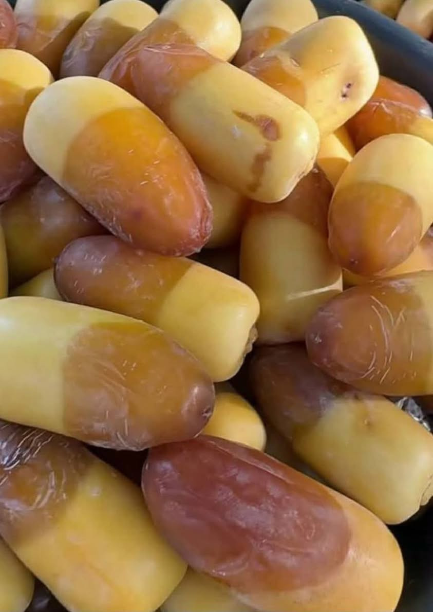 توجد انواع فسائل النخيل وباسعار مناسبة جدا
برحي مكتوم مجهول قرنفلي 

عجوه المدينة طه افندي 

اخت الفحل عوينه ايوب 

اخلاص عنبره مشمشي بدعه 

ليلوي بلكه مكاوي خضراوي 

جوزي قزمي حمراوي حمره الجبل 

شويثي احمر واصفر جبجاب 

بريم بربن ديري كنطار ام الدهن 

دقله نور مكحله اصابع العروس 

مكاني كوت ***********
