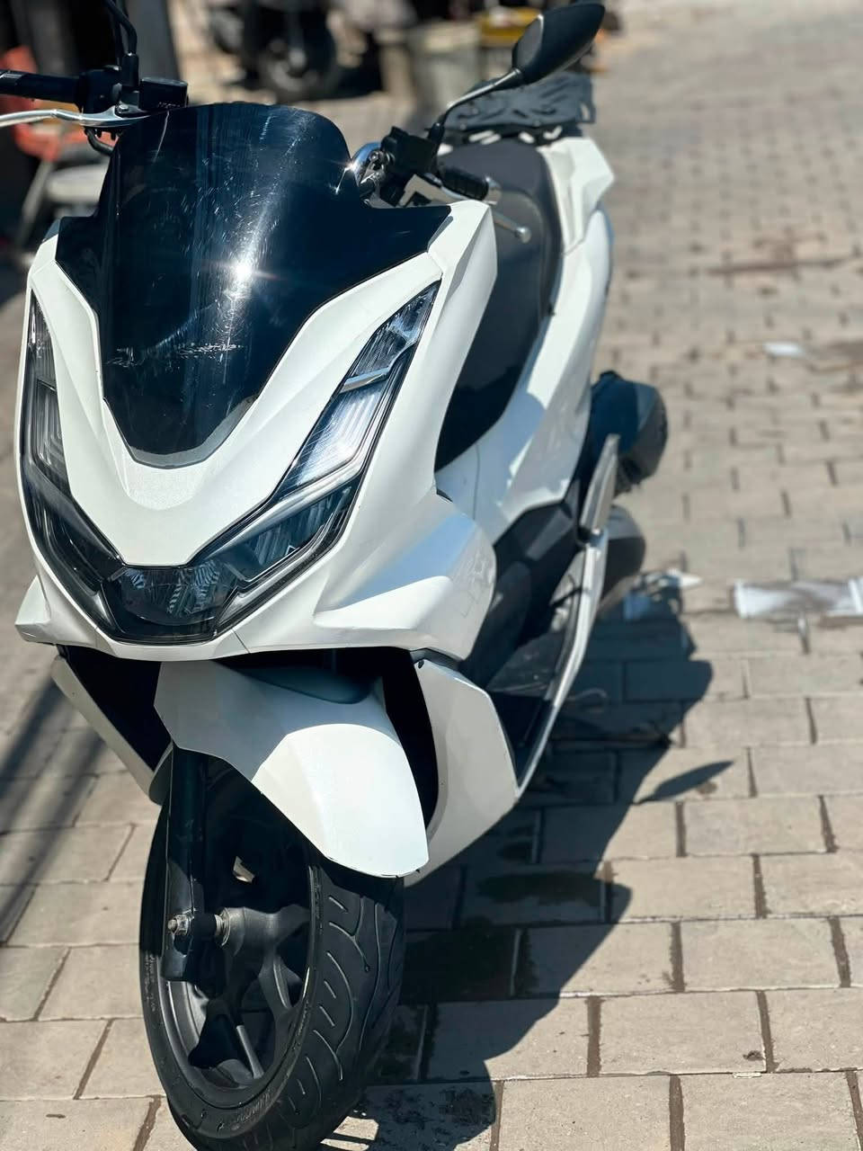 ‏السلام عليكم PCX جيل رابع كوري
‏ماشية20الف حقيقي  
‏مواصفات
‏ABS مانع انزلاق ✅
‏حساس ازدحام ✅
‏حساس استان ✅
‏🛠️ الدراجة: مكفولة  كفاله عامه
‏​​📍 الـمـكـان: بـغـداد
حي اور
السعر 17وبيه مجال 
***********
