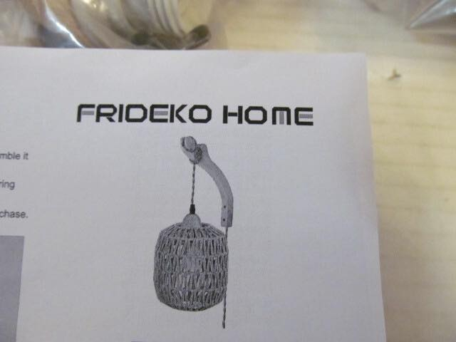 مصباح (أباجورة) منسوج يدويًا بنمط أسطواني، غالبًا ما يُصنع من مواد طبيعية مثل الراتان أو الجوت أو الخيزران، ومناسب للاستخدام كإضاءة متدلية أو كغطاء لمصباح 
ملاحضه باقي التفاصيل بلخاص


**إذا كنت صاحب هذا الإعلان وتريد حذفه لأي سبب، رجاءا أرسل رسالة إلى الدعم الفني**