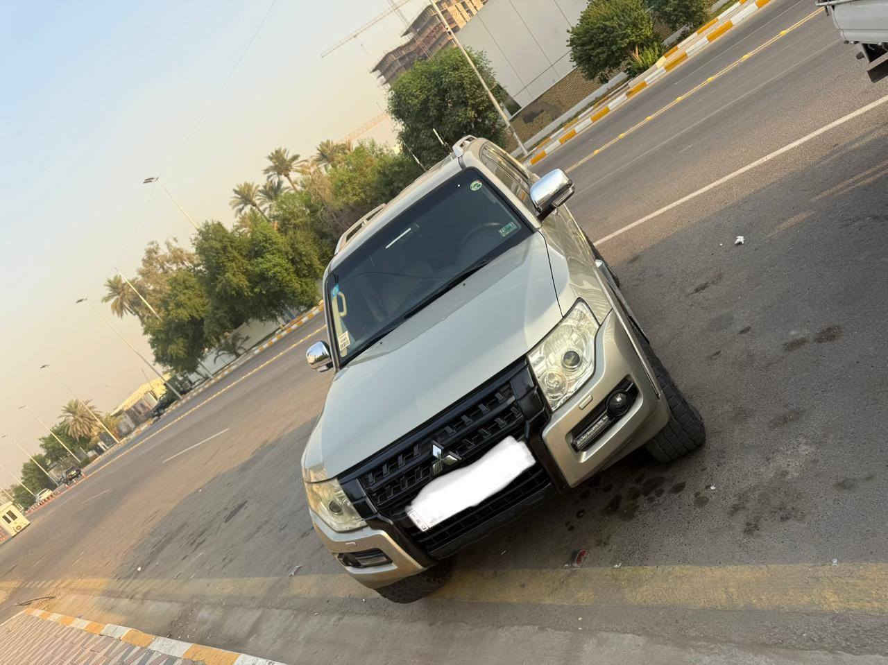 🔥 للبيع فقط – باجير2008 وارد خليجي – نظيفة جداً
✔️ بدون حادث
✔️ بدون صبغ 
✔️ محرك 3800 V6
✔️ عداد 193,000 كم فقط

⸻

⭐ المواصفات والتجهيزات:
 • تحكمات ستيرن
 • كشنات جلد
 • كشنات تدفئه تبريد
 • حساسات خلفية
 • كامرة خلفية
 • داخلية لون بيج
 • زنون عالي ناصي
 • لد نهاري
 • مرايا كهرباء + إشارات بالمرايا
 • ثلاث قطع تبريد
 • سبعة راكب
 • فورويل دبل (4×4)
 • كروز كنترول

⸻

📌 

رقم بغداد الانكليزي الجديد باسمي – تحويل مباشر.

⸻

💰 السعر:

125$ للبيع فقط وبيها مجال 
بدون مراوس

⸻

📍 مكان السيارة:

بغداد – السيدية 

⸻

📞 للاستفسار والاتصال:

***********
