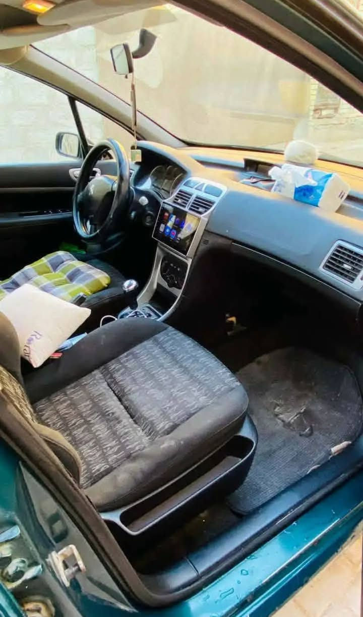 بيجو 2005 رقم بغداد كير مكينة مكفول تبريد شغال  تخم تاير جديد باتري جديد داخل خارج نضيفة السيارة 
0774 801 8819السعر 47 كربلاء, العراق
