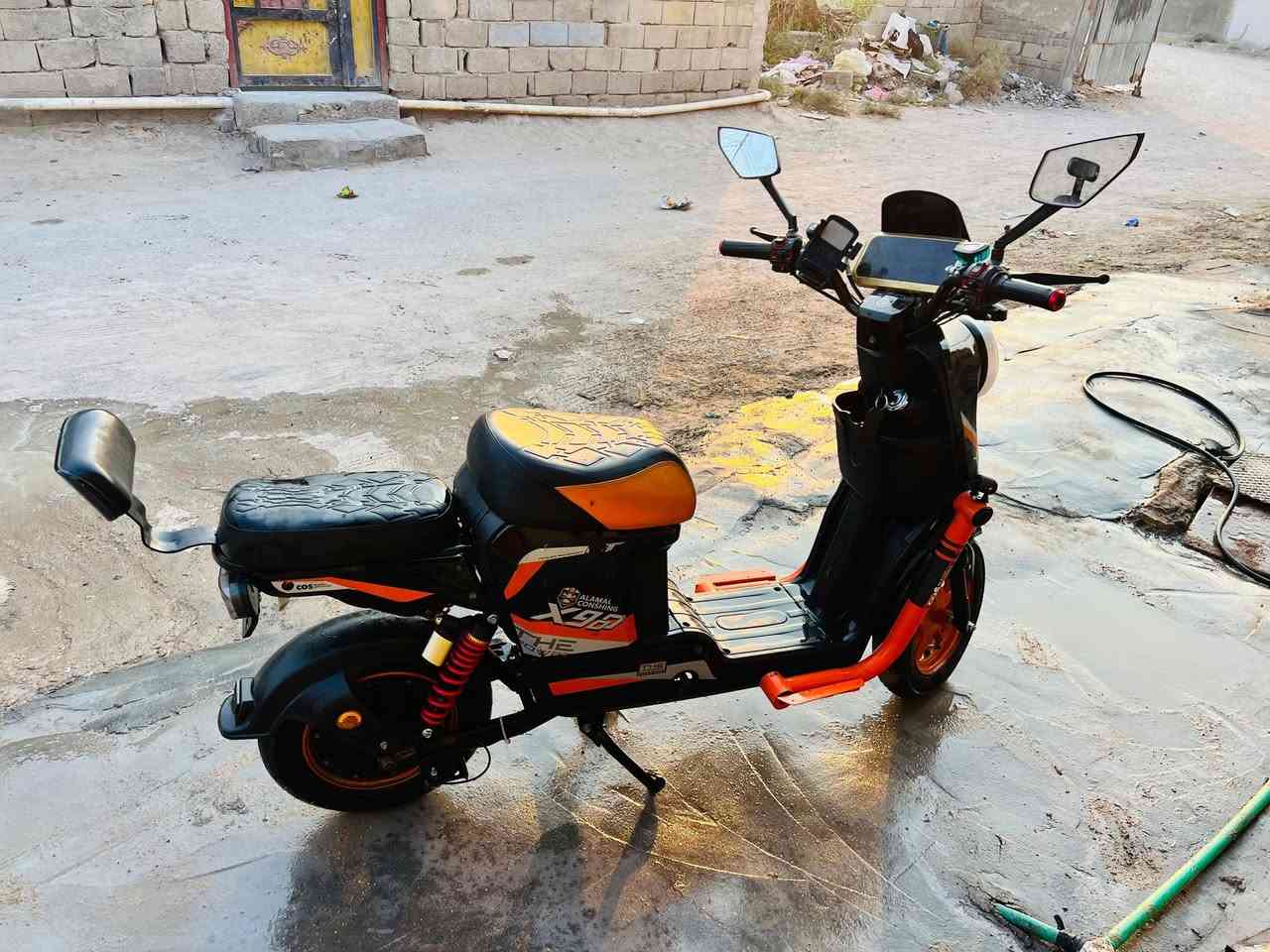 سلام عليكم دراجة شحنx900ملف 2000باتريات حجم32جدد مديل 2026البصره كرمة علي رقم ***********السعر450وبية مجال
