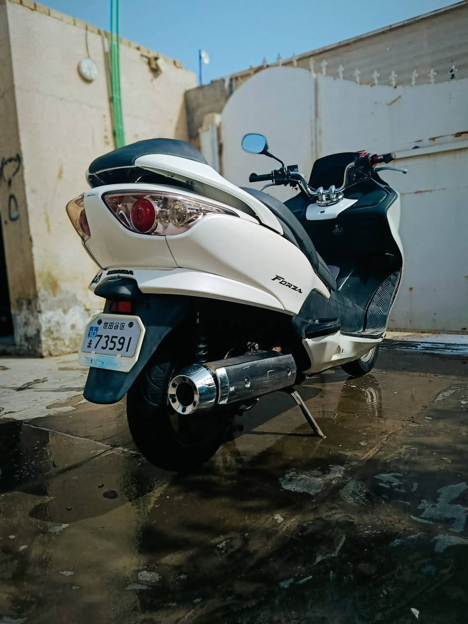 السلام عليكم فورزة  0 8 للبيع 
جاهزة من كلشي كهربائيات كلهة شغال
لايت زنون امامي 
بك لايت كرستال اشاير لد ابيض 
حساس ستان 
مكينة مفتوحة ناعمة ونشاط 
اوراق أصولي 
مكاني ديوانية حي فرات 
لسعر 700 وبيهة مجال 
لرقم ***********
