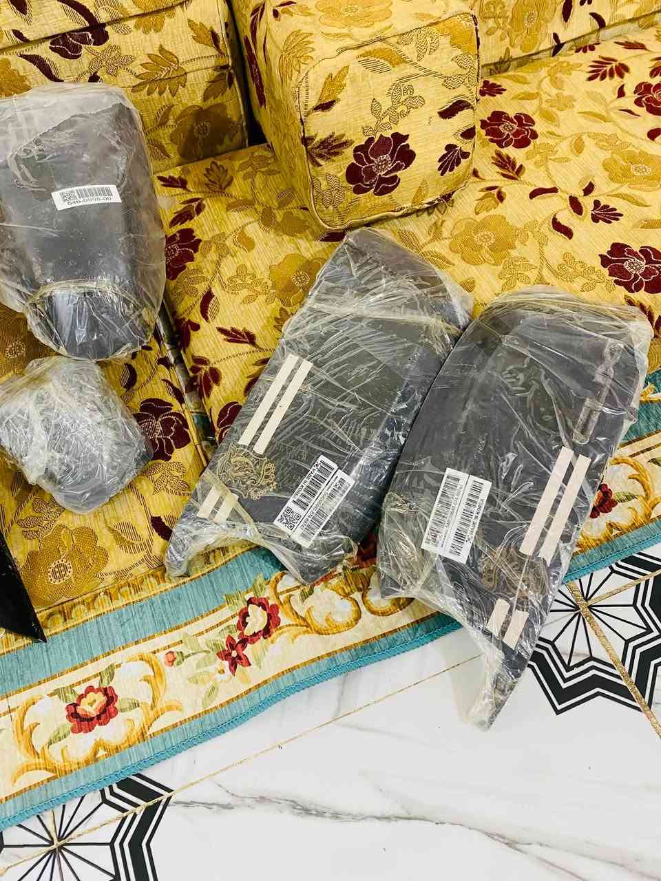 السلام عليكم كفر بوليس أصلي مال حاوية للبيع السعر خاص ***********
