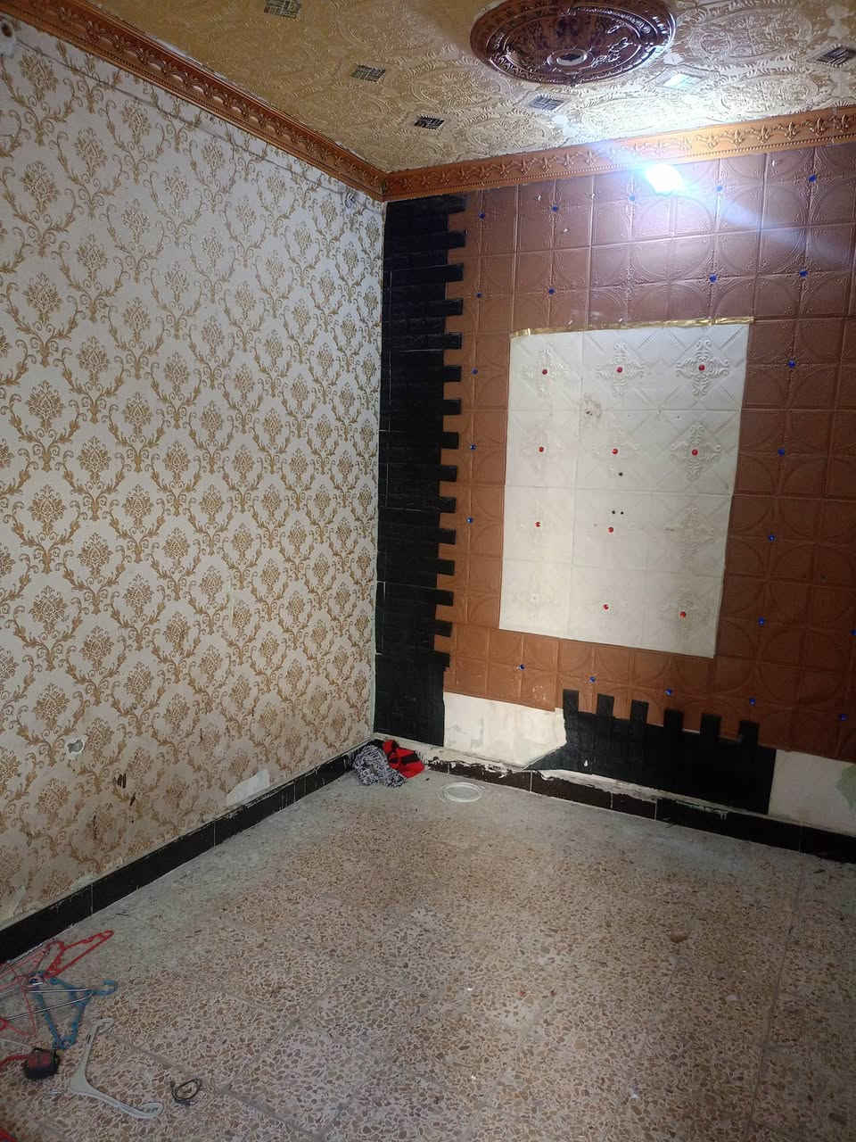 بيت للبيع بالولايه
خلف كراج التحدي 52م مربع غرفه استقبال مطبخ صحيات صطح البيت فارغ كان مؤجر
للاستعلام 
***********📞
علي الجبوري/ابو مهيمن 📲
