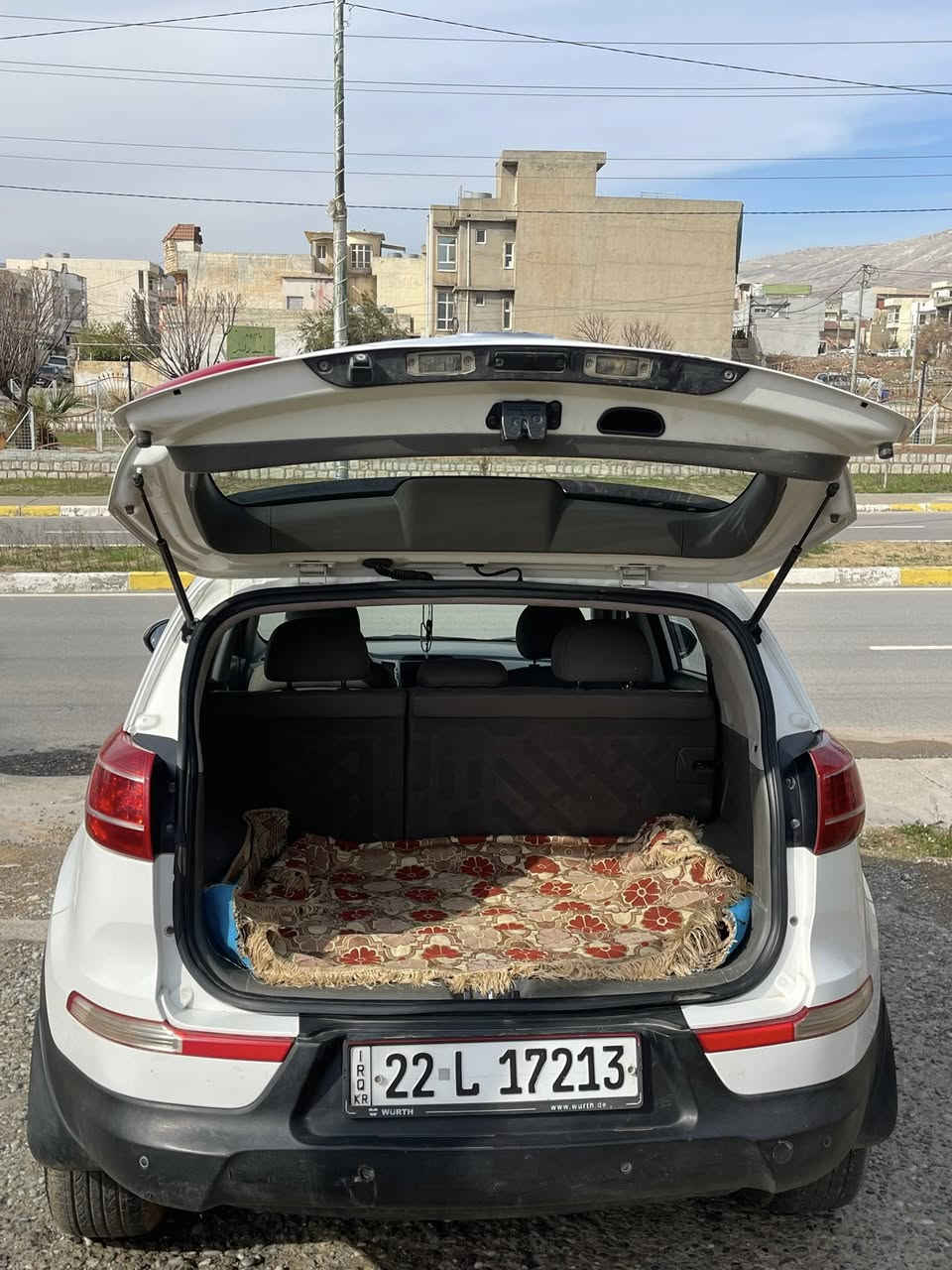 بسملڵە رحمن رحیم سڵاوی خواتان لێبێ Kia Sportaj سپی 2011  abs هەیە سەقف پانۆراما سوکان ڤۆڵیۆم فولە  ڕەقەم هەولێر ماڵێکی پاکو خاوێنە بێ مەسروف چوار تایەی لۆکی لە ژێرە سەیارەکە هی ماڵانە گێر تۆماتیک و عادیە بۆ زانیاری زیاتر پەیوەندی بەم ژ.م :*********** ئەدمین 🩶
