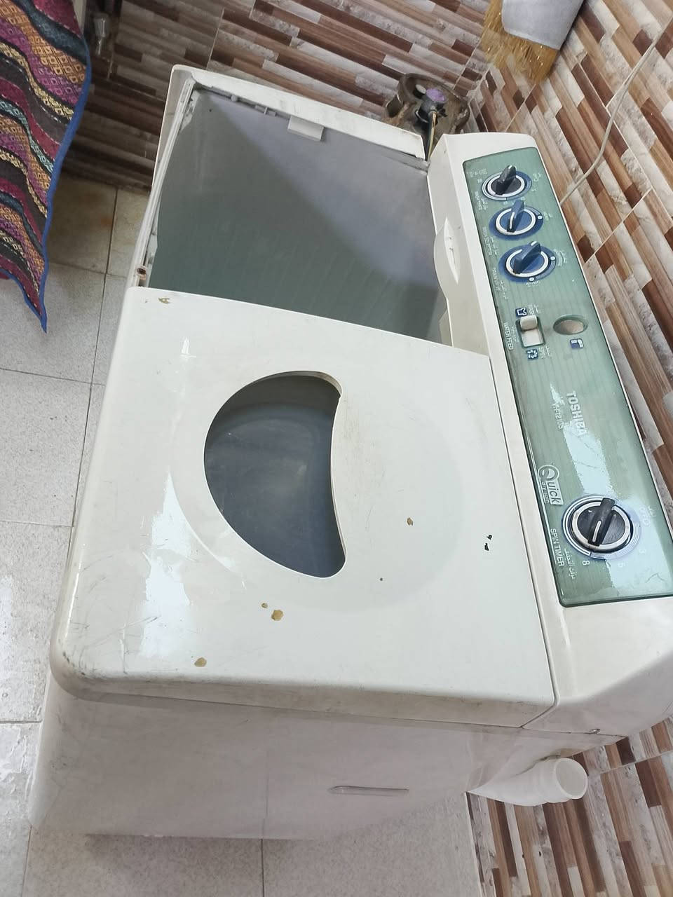 غسالة للبيع على فحص 80الف ***********
