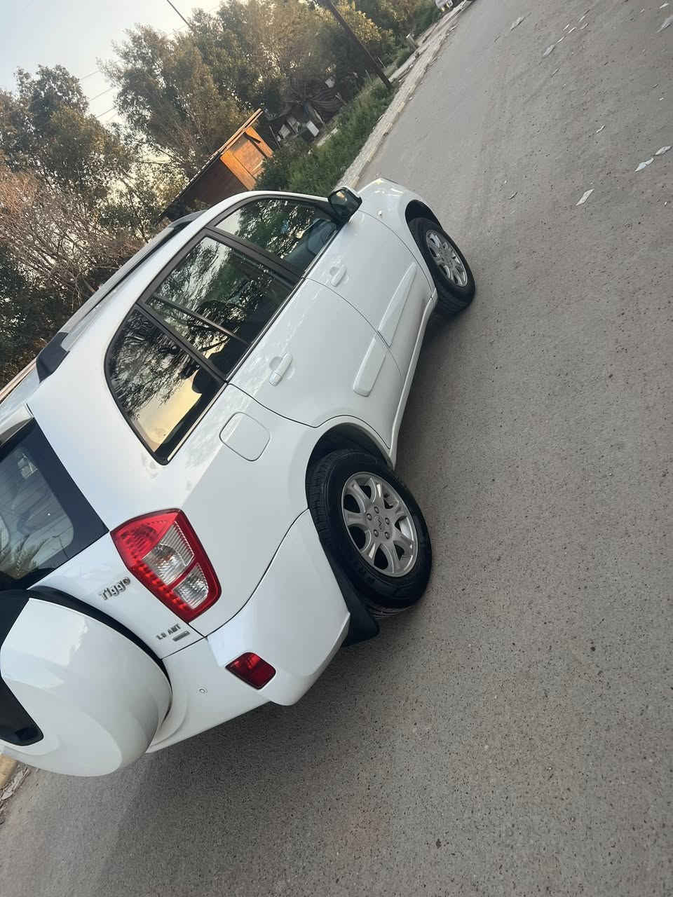 السلام عليكم شيري تيكو2012سياره كلش نظيفه بيهه جاملغ امامي شبر صبغ ول باقي مكفول مكينه وكير ممفتوحات حداديه نظيفه تخم تاير جديد فتحه حساس خلفي كشنات تدفه تبريدماشيه 140مكان جادريه *********** السعر57
