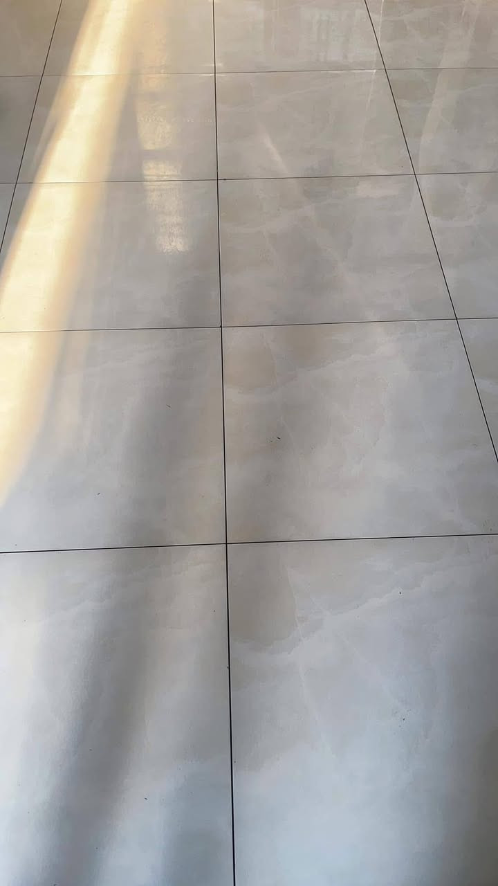 سلام عليكم شتغل تطبيك بورسلين +سيراميك الخالع وتنضيف وتطبيك رقمي ***********
