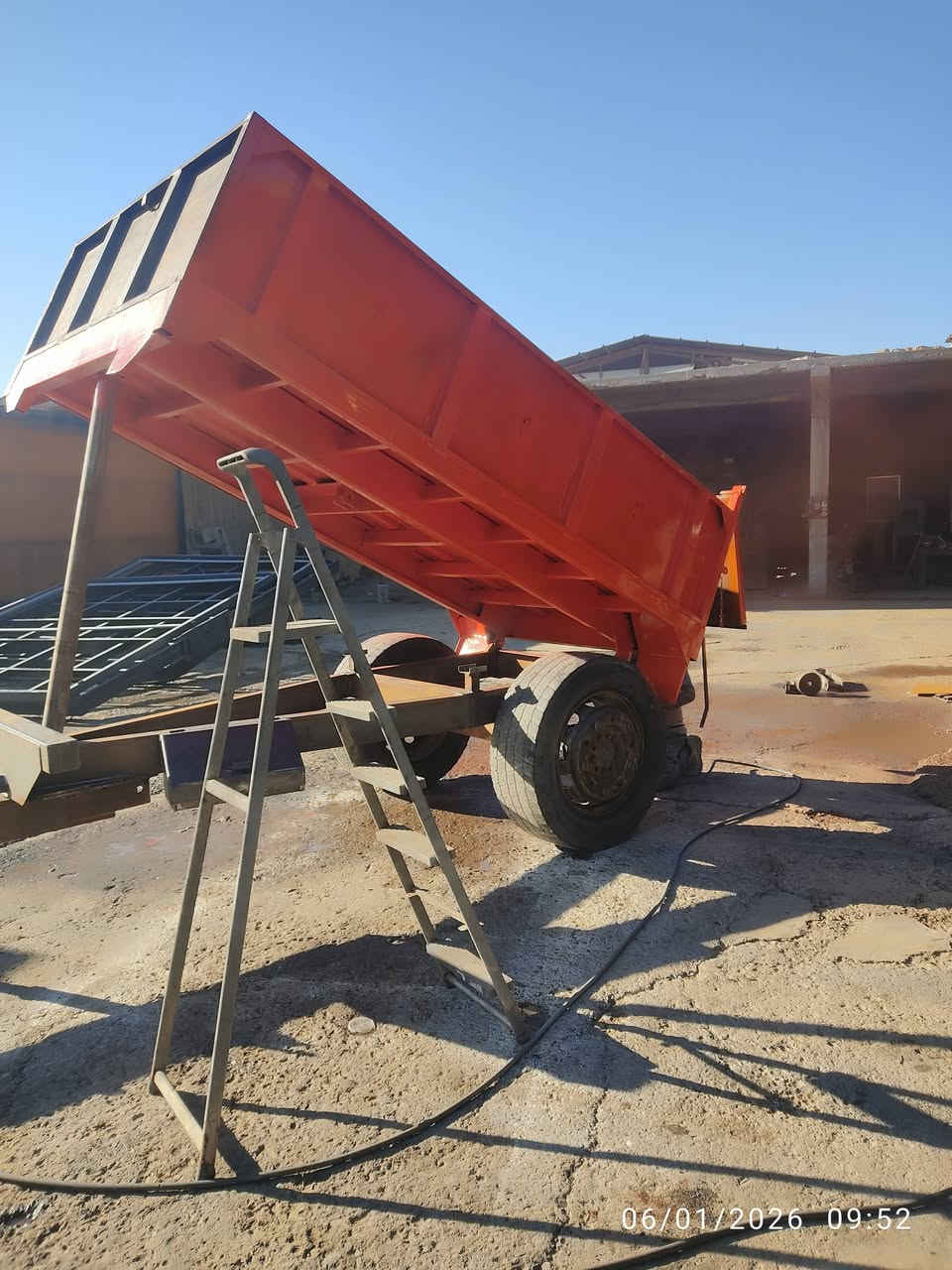 عرباين البيع جديد ارضيه اربعه ملم ليريد يتصل *********** كركوك حي الصناعه كراج اصطه كامران احمد الحداد بدارت اصطه بشير وعدنان كركوك, العراق
