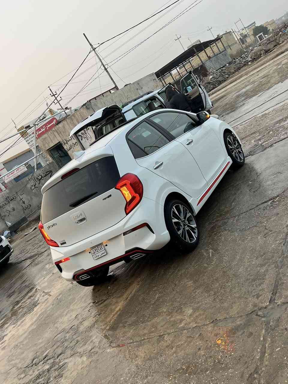 سلام عليكم للبيع كيه بيكانتو موديل 2023 وارد خليجي موصفات فول جيتي لاين عله موصفات بل بيكانتو فتحه وبصمه وشاشه كبيره ولمس كامره دواره رادار مامي وخلفي شغال تحكم جهتين حاكيه مانع نزلاق حساس طارات لد خلفي شغال لد مامي كشاف مامي شغال اشاير بل مري مري شفط بواب بصمه بصمه تشغيل حساس خلفي    ولكب كروم كشنات جلد بلادي اسود مطعم بحمر بلادي دواخل صاج اسود ملكي وبيبان حمر دبل رف خلفي تبريد بيانو يدات نيكل بلادي ولكب كروم حجم المحرك 4 بستم ماشيه 26 لايت زنون بلادي توقف ذاتي انضمه قياده السياره مكفوله من الصبغ التبديل والغرق والبارد ماعده الدعاميه المامي وخسفه مقدار 4 صابغ بل بنيد فقط السيارة حره جايه بسمي بدون رقم تترقم جميع المحافظات بيها رقم فحص موقت ***********
