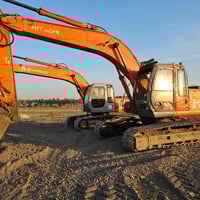 حفارة • ٢٣٠ ال سي • موديل ٢٠٠٤