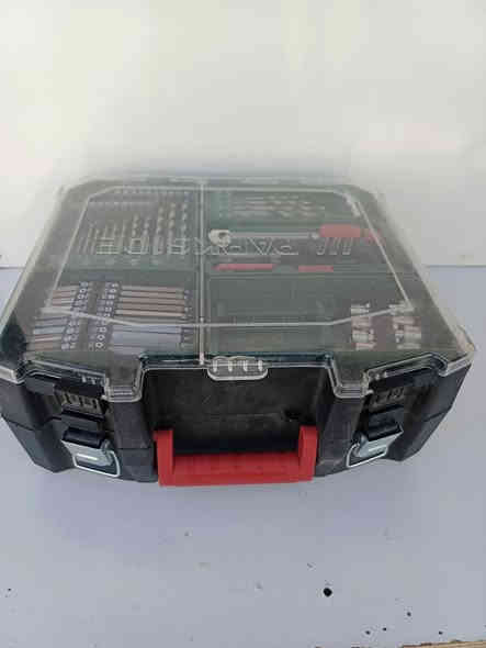 دريل فتح وشد جديد لوك غير مستخدم كامل العده مع بطاريات عدد 2 وشاحن السعر 120 الف
65 الف فارغ بدون بطاريات وشاحنه. فقط الجهاز مع العده. للحجز *********** واتساب
