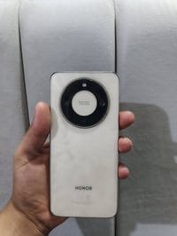 HONOR X9D G5 ذاكره 256رام 12+12 جهاز كارتونته وغراضه كامل شرط ممفتوح و...