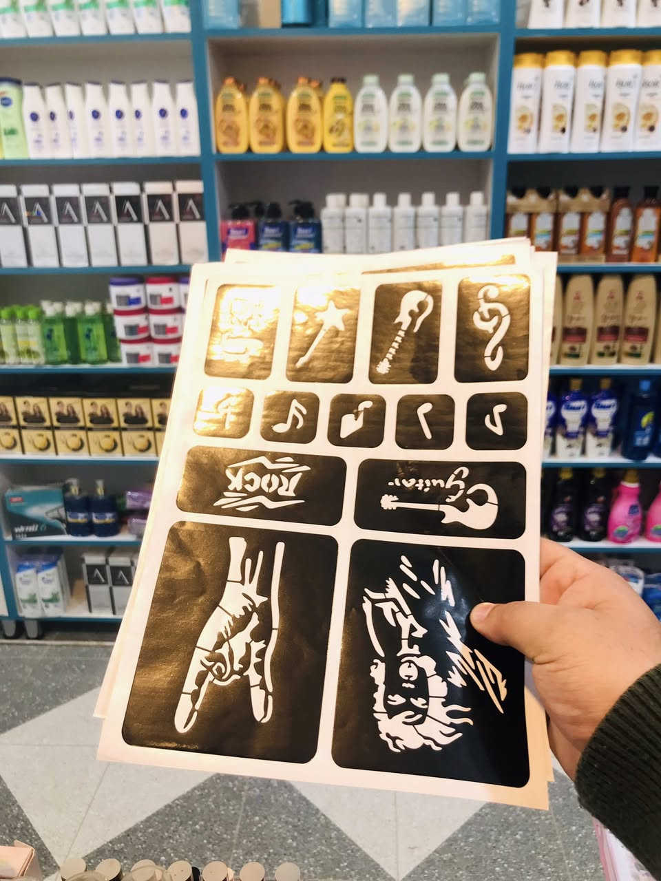 توفر نقش حنه وعصاره حنه. داخل المحل وشم مؤقت
#توصيل كل العراق متوفر 
#الناصريه قضاء الفجر مدينتي


**إذا كنت صاحب هذا الإعلان وتريد حذفه لأي سبب، رجاءا أرسل رسالة إلى الدعم الفني**