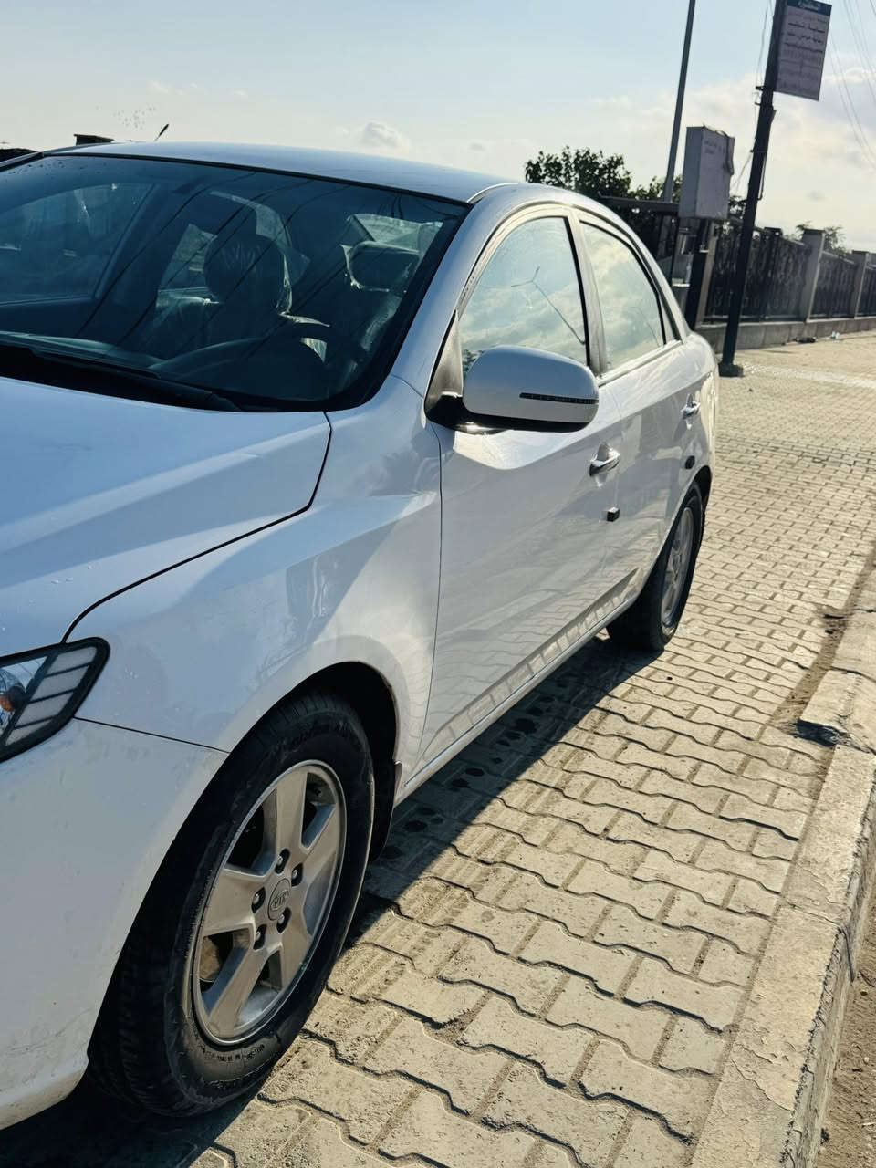 السلام عليكم
سيراتو ٢٠١١ رقم كربلاء سنويه لل٢٠٢٩ بدون حادث كفاله عامه فقد بارد موضح بلصور مكاني كربلاء 
للاستفسار :***********
سعرها :١١٠وبيها مجال قليل حق الجيه تخم تاير جديد خمسه ويلكب مكينه ١٦٠٠دوش مداور ثاني يوم حداديه  نص عمر
