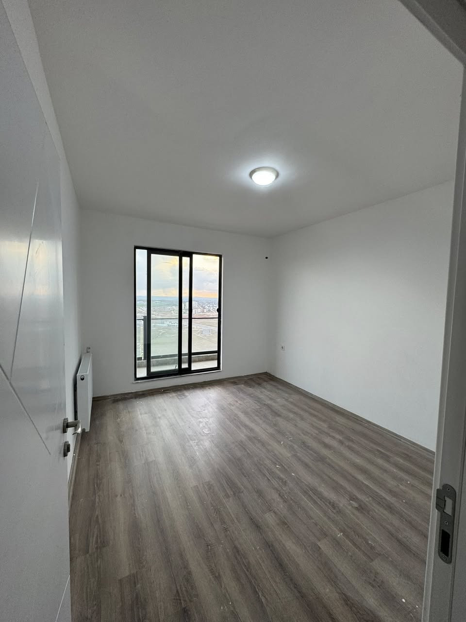 شقه نقد للبيع في مشروع قرية فرنسية 2
عماره / 7 
طابق / 21 
واجهه / جنوب نوع شقه B 
للاستفسار اتصل 
ملاحظة : كل شخص عندا شقه للبيع في محافظة دهوك خلي يتواصل معنا 

***********
***********
