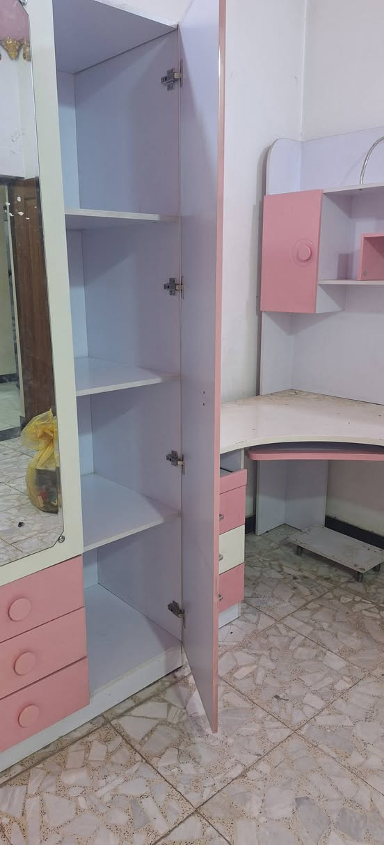 غرفة نوم بناتي للبيع ٢٥٠ الف
***********
