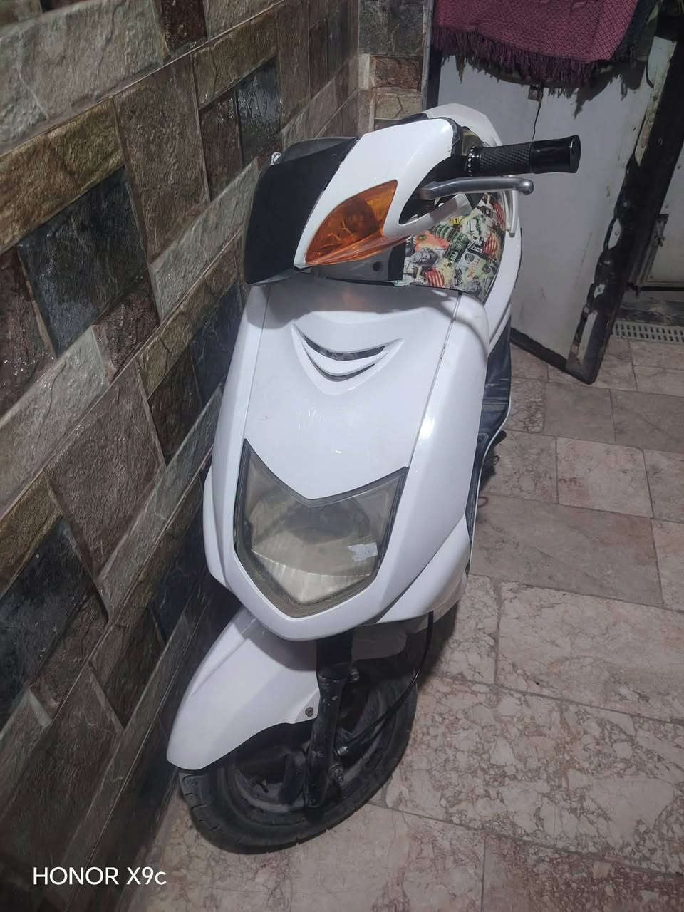 سلام عليكم  دراجة سكنس نثية ١١٠ دراجة كاملة من كلشي كشن توشمة كفرات تاي وان اشاير دراجة نكرة سلف  و هندر  عداد مال سرعة شغال ابريك   شغالة من كل الكهربايات العنوان بغداد حي اور.    السعر ٥٠٠ و بيها مجال. التصال على هاذ الرقم      ***********
