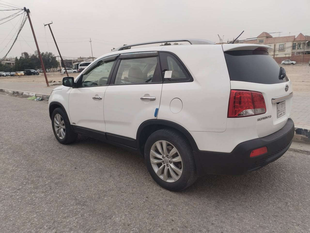 سلام عليكم سياره نوع سورنتو خليحي كويتي موديل 2012فول مواصفات واحد عل واحد بيه قطعتين كليرفقط  بدون دواخل كفاله كير مكينه حداديه تخم تاير تبريد تدفىه تبريد ثلج شاير بل مري مري شفط شاشه كامره حساسات تحكم ستيرن جهتين خمسه ويل كب 6سلندر 7راكب 3قطع تبريد مكفوله من الحادث والضرب والتبديل والفتح والباقي كفاله عامه الاخير السعر 139وبيه مجال حك الجيه العنوان كربلاء الهاتف ***********بسمي تحويل مباشر مامتواجد عل فيس بيع فقط
