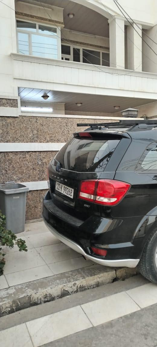 موديل 17
بلوتوث

بصمه ( تشغيل ذكي )

دخول ذكي

4 بصمات

مثبت سرعه

3 قطع تبريد

ربع جامرلق فقط صلق
7 راكب 

تشغيل عن بعد

تخم تايرات جديد

كير مكينه جديد ترايك وين ميعجبك 

تبريد خير من الله 

تبريد منفصل

رقم أربيل بسمي تريد تحويل اووكاله

مكاني اديالى بعقوبه
السعر137
السياره مالبيت والله جديده كولش
***********
