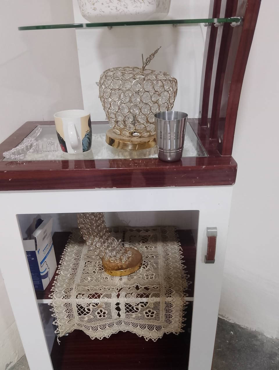 السلام عليكم معرض بلازمه للبيع
المواصفات مثل ماموضحه بلصور 
ملحقاته جرارات ثنين 
زاويته الخاصه 
قاعده المعرض مرمر 
يحتاجله تعديلات جدا بسيطه 
السعر 65
للاستفسار مراسله واتساب على ***********او***********
