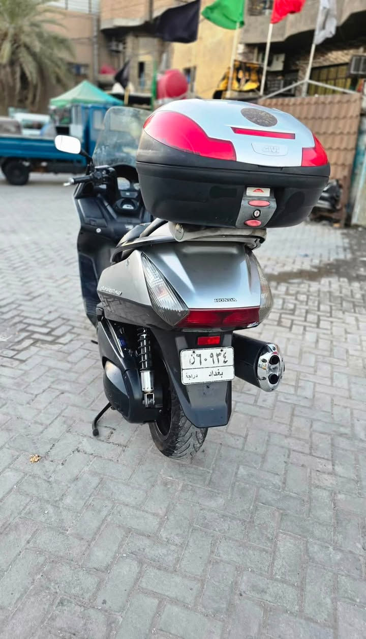 السلام عليكم
سلفر ونج كرستال  600cc💪
رقم بغداد تحويل اي وقت
دراجه جديده ماشيه  37
عليها ادامه كامله
تايرات جدد
السعر ٢٦ مجال بسيط
بغداد تقاطع الكياره ***********
