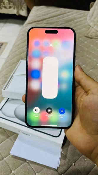 ايفون 15 بلس 
ذاكرة 128
بطارية 86
نضيف 100% 
كُلشي بالجهاز بعدة بحالة الوكالة
السعر 800وبي مجال 
مكاني بغداد جميله 
رقمي للاتصال عبر الواتساب ***********
وتحياتي الكم اخواني الطيبي
