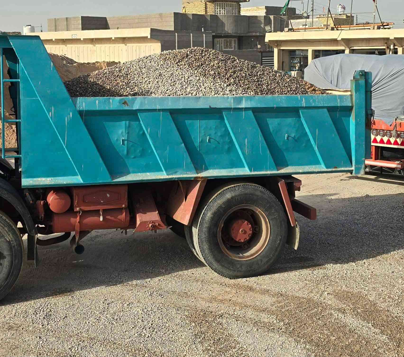 سكلة لبيع مواد البناء
قرب محطه سما الفرات  اسعار مناسبه 
سمنت الطن ٩٦ الف
رمل زبير       ٣٣ الف.    تك  ١٤٠ الف
رمل ناعم         ٤٣ الف.    تك ١٧٥ الف
حصو جلات  ٤٢ الف.    تك ١٦٠ الف
بحص           ٤٣ الف.    تك ١٦٠ الف
طابوك          ١٢٥ الف     تراب حلو ١٥ الف
زميج            ٢٠ الف
للتواصل والأستفسار الاتصال بالرقم
***********    ----   ***********

