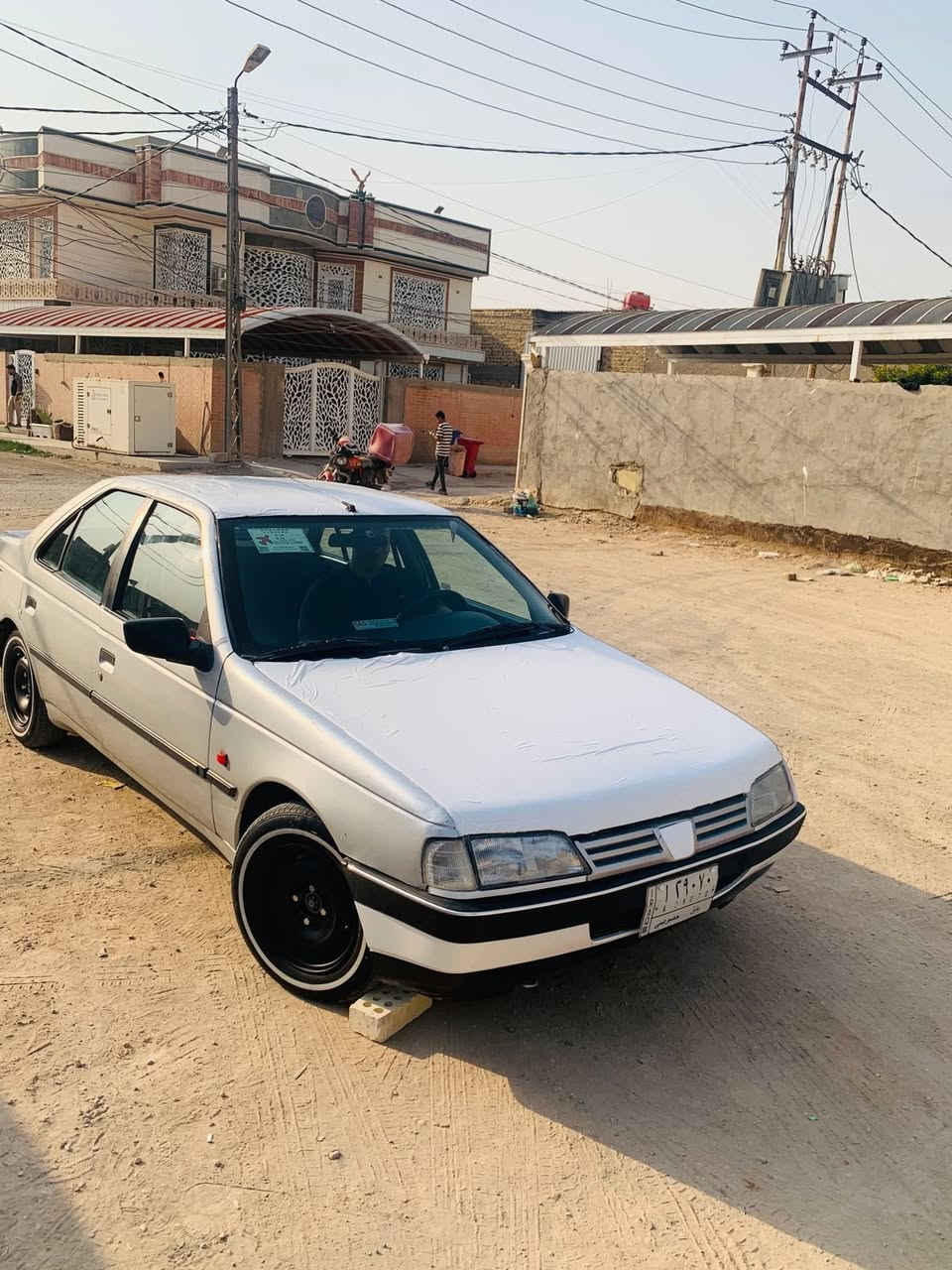 السلام عليكم بيجو 2012 405 مبدل بنيد وجاملغ مكينه كير جديدات كلشي شغال بيها تبريد تدفئه سعرها 41 وبيها مجال ***********
