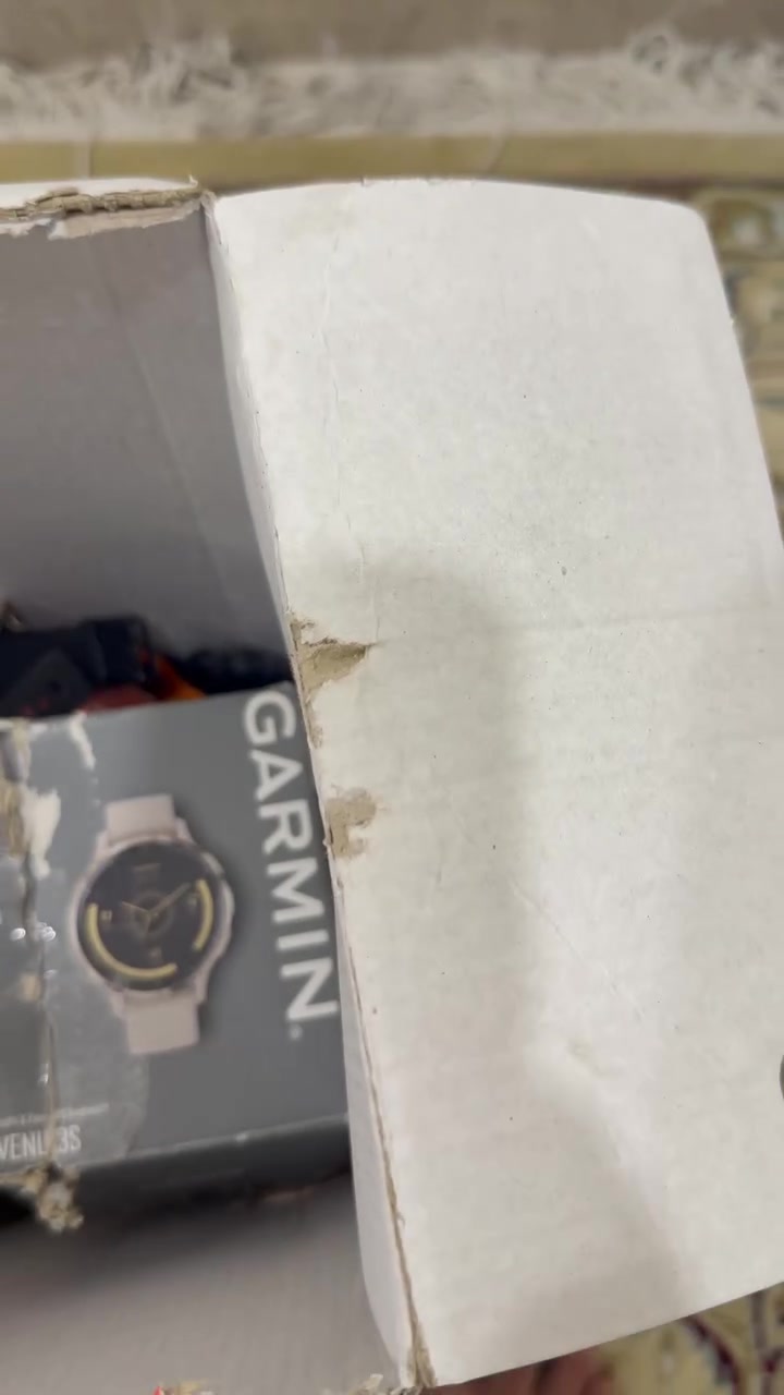 شلعه 83 قطعه ممفحوص بدون شواحن كلهن ماركات قويه التفاصيل والسعر بل فديو ذاكره وما ابيع قطعه وحده من الشلعه فقط الكميه كلها 
كارمن 
فوسيل 
فتبت
هواوي باند
بولار
واهواي بيهن خير من الله


**إذا كنت صاحب هذا الإعلان وتريد حذفه لأي سبب، رجاءا أرسل رسالة إلى الدعم الفني**